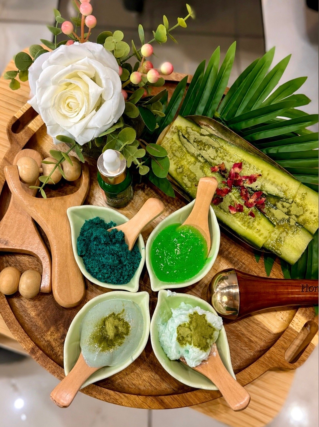 La Bella Signature Zen Spa Pedicure — green tea and cucumber treatment